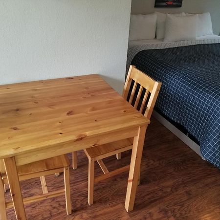 Osoyoos Lakeview Inn & Suites ภายนอก รูปภาพ