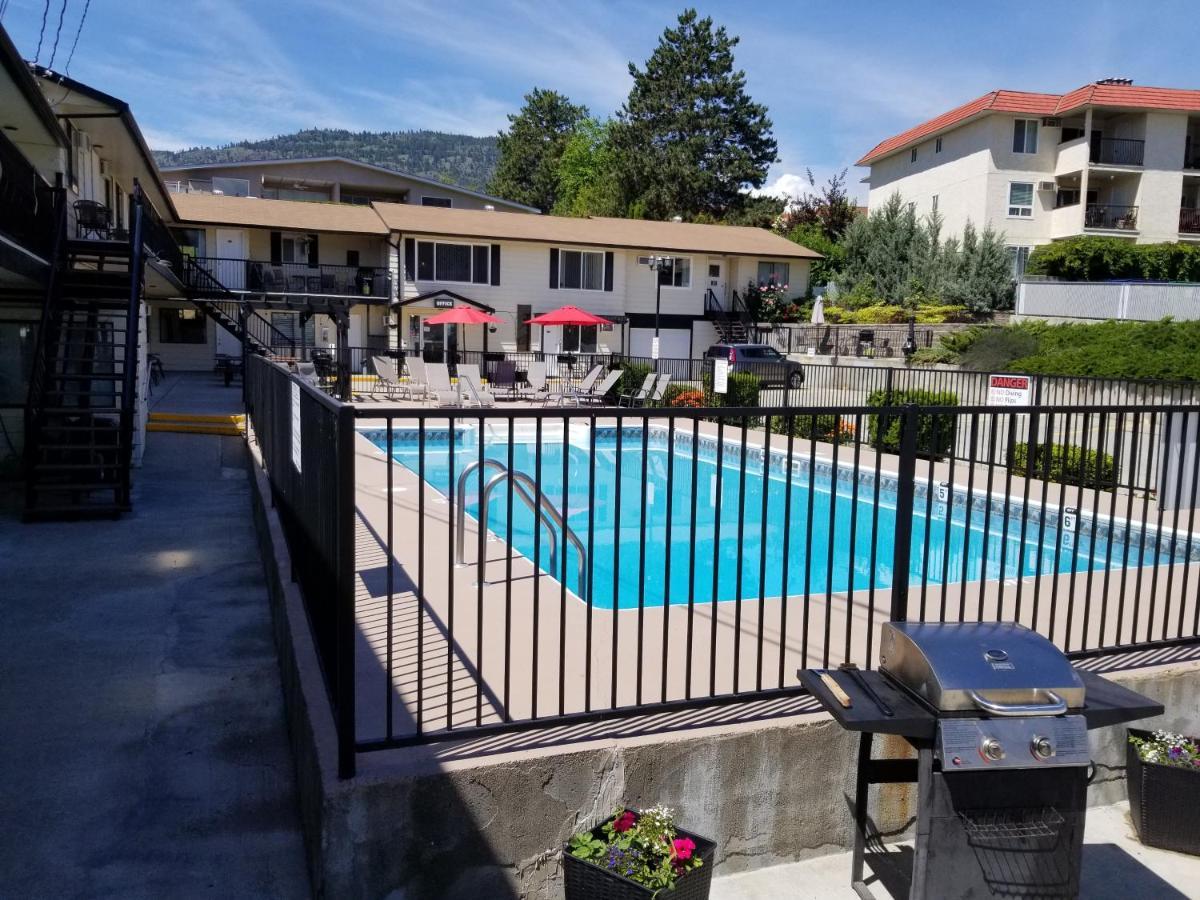 Osoyoos Lakeview Inn & Suites ภายนอก รูปภาพ