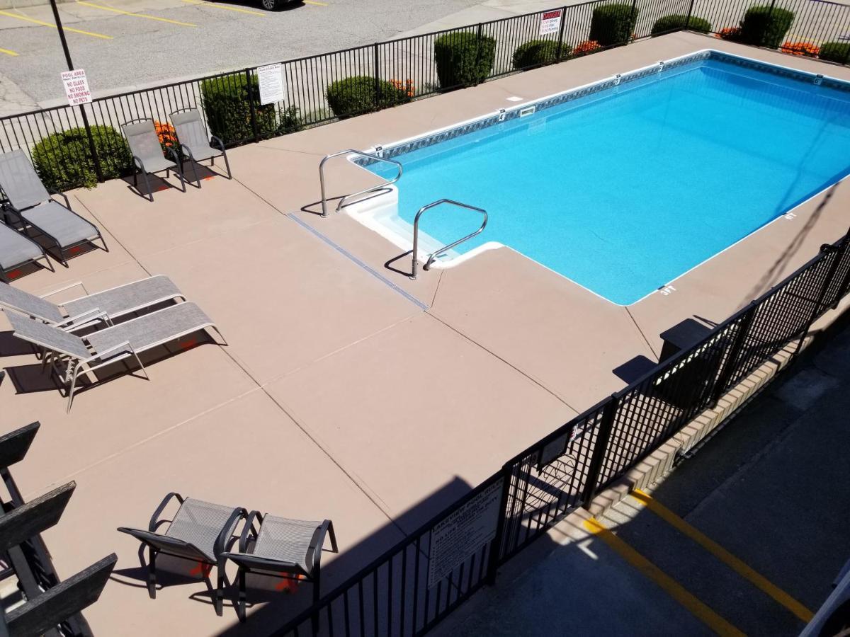 Osoyoos Lakeview Inn & Suites ภายนอก รูปภาพ