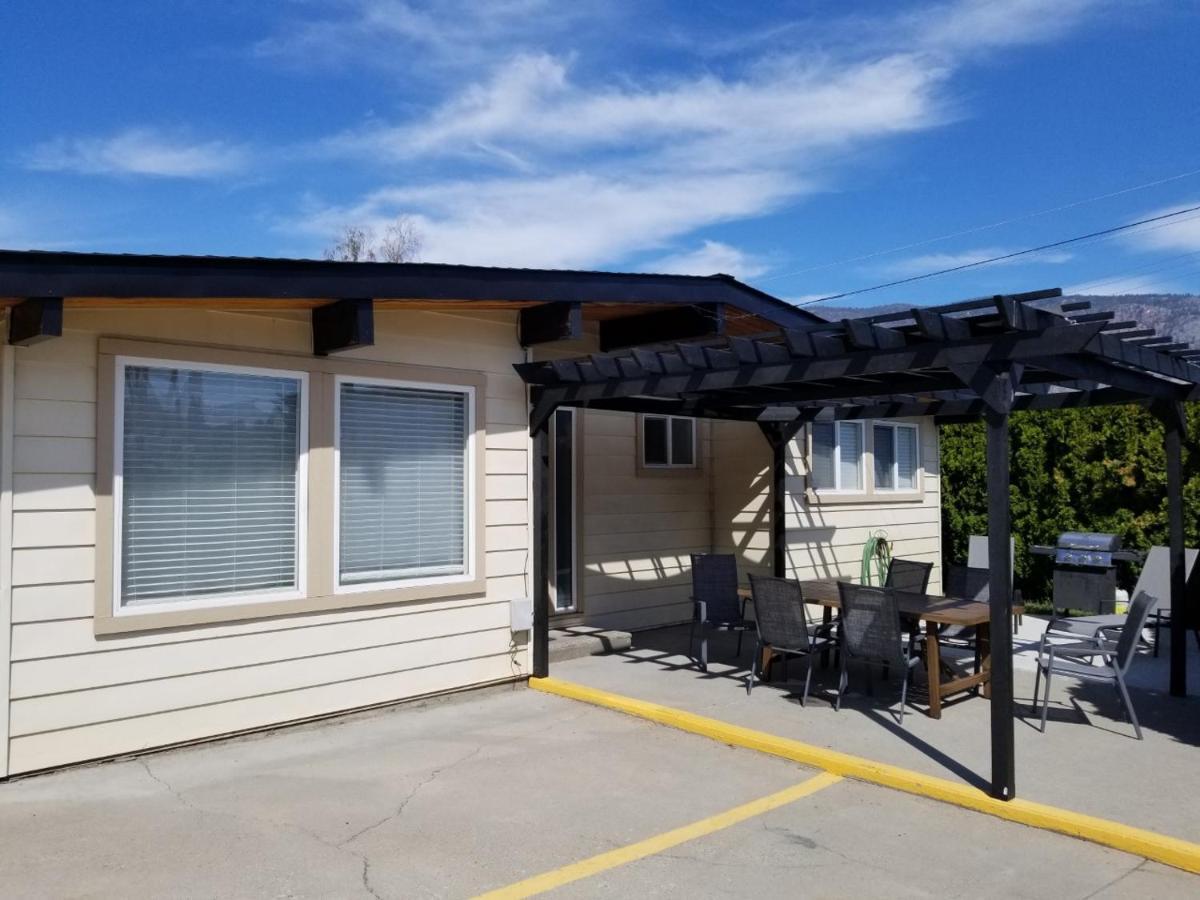 Osoyoos Lakeview Inn & Suites ภายนอก รูปภาพ