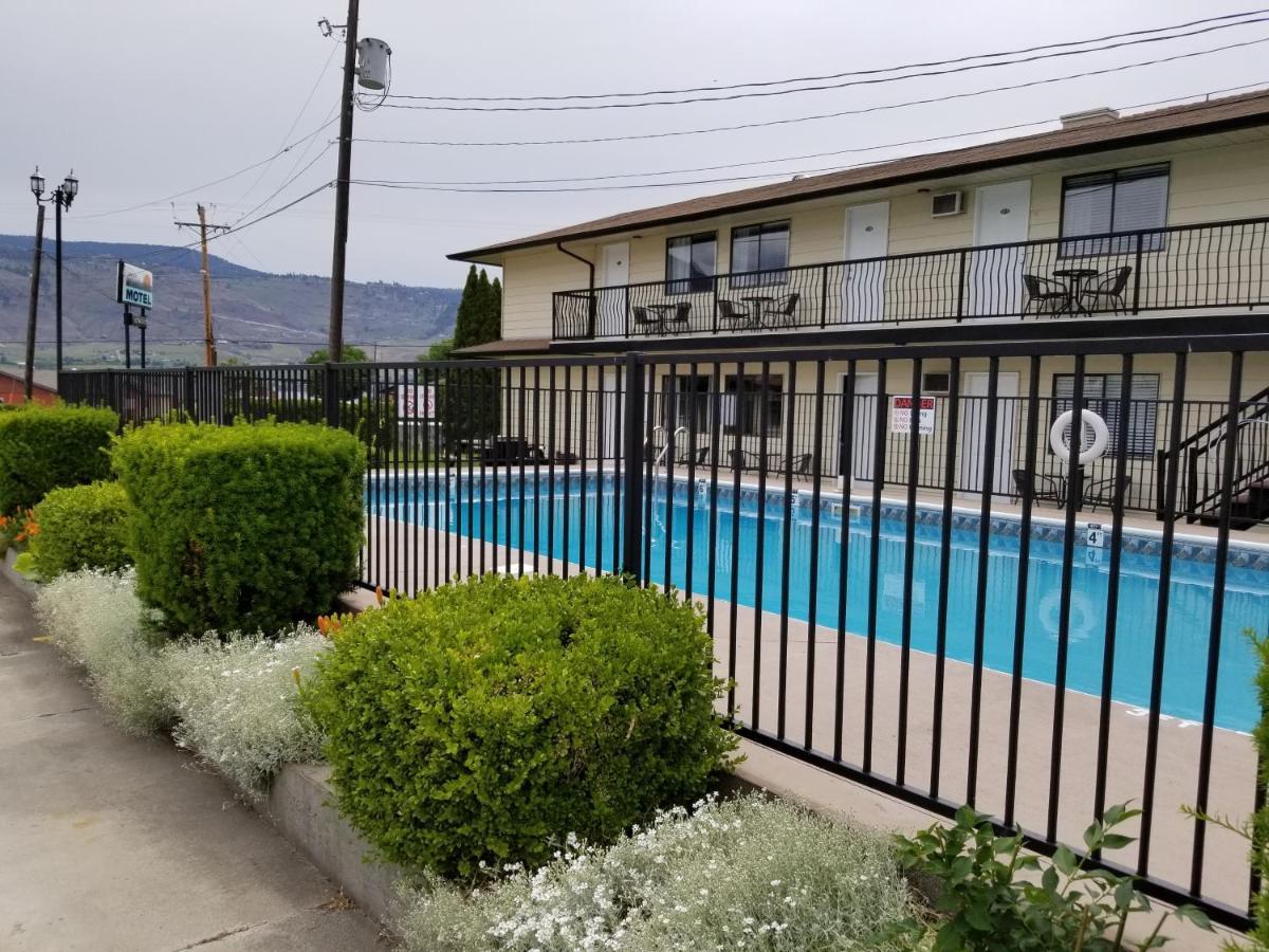 Osoyoos Lakeview Inn & Suites ภายนอก รูปภาพ