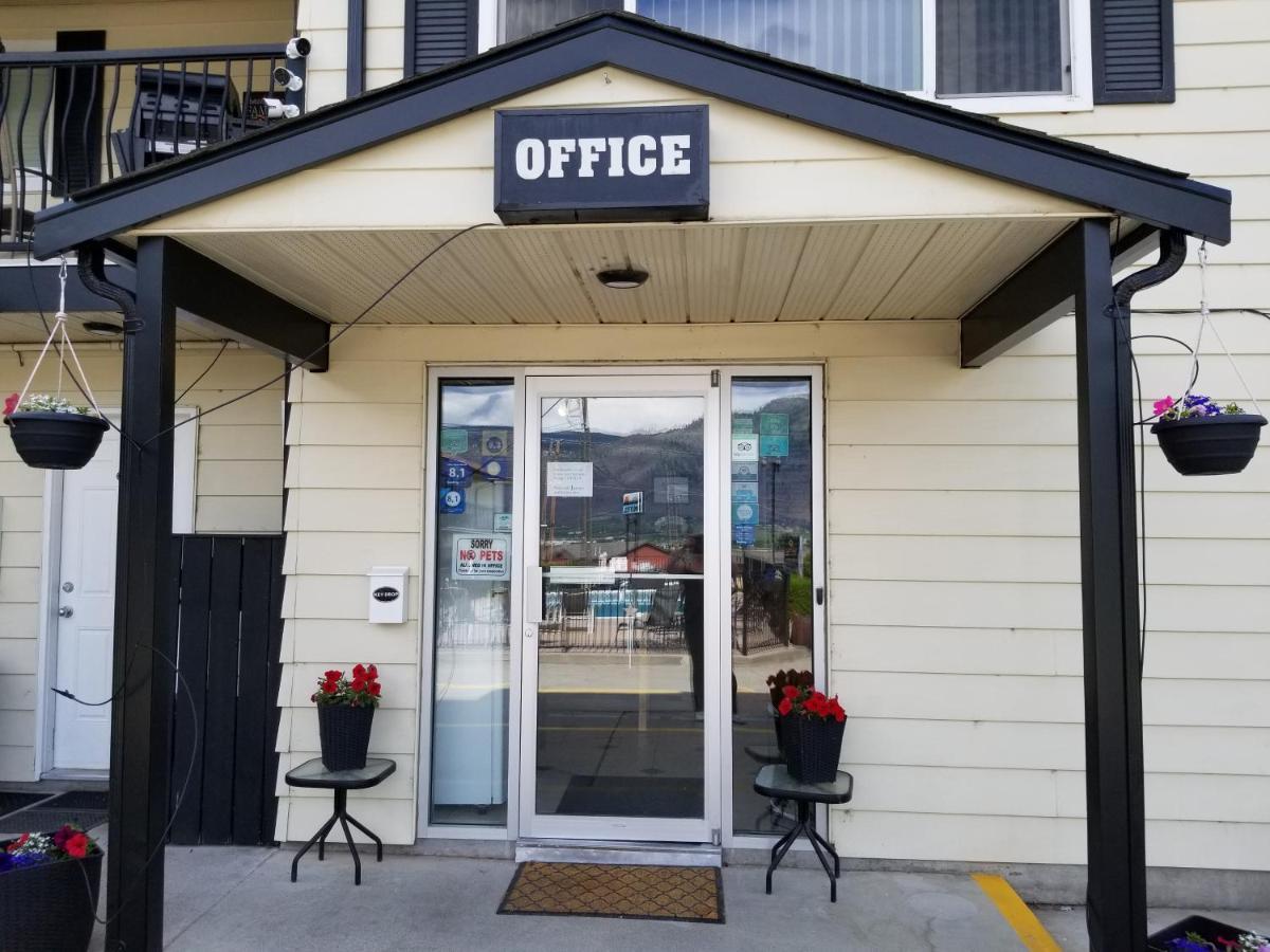 Osoyoos Lakeview Inn & Suites ภายนอก รูปภาพ
