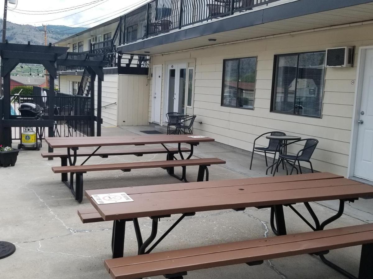 Osoyoos Lakeview Inn & Suites ภายนอก รูปภาพ